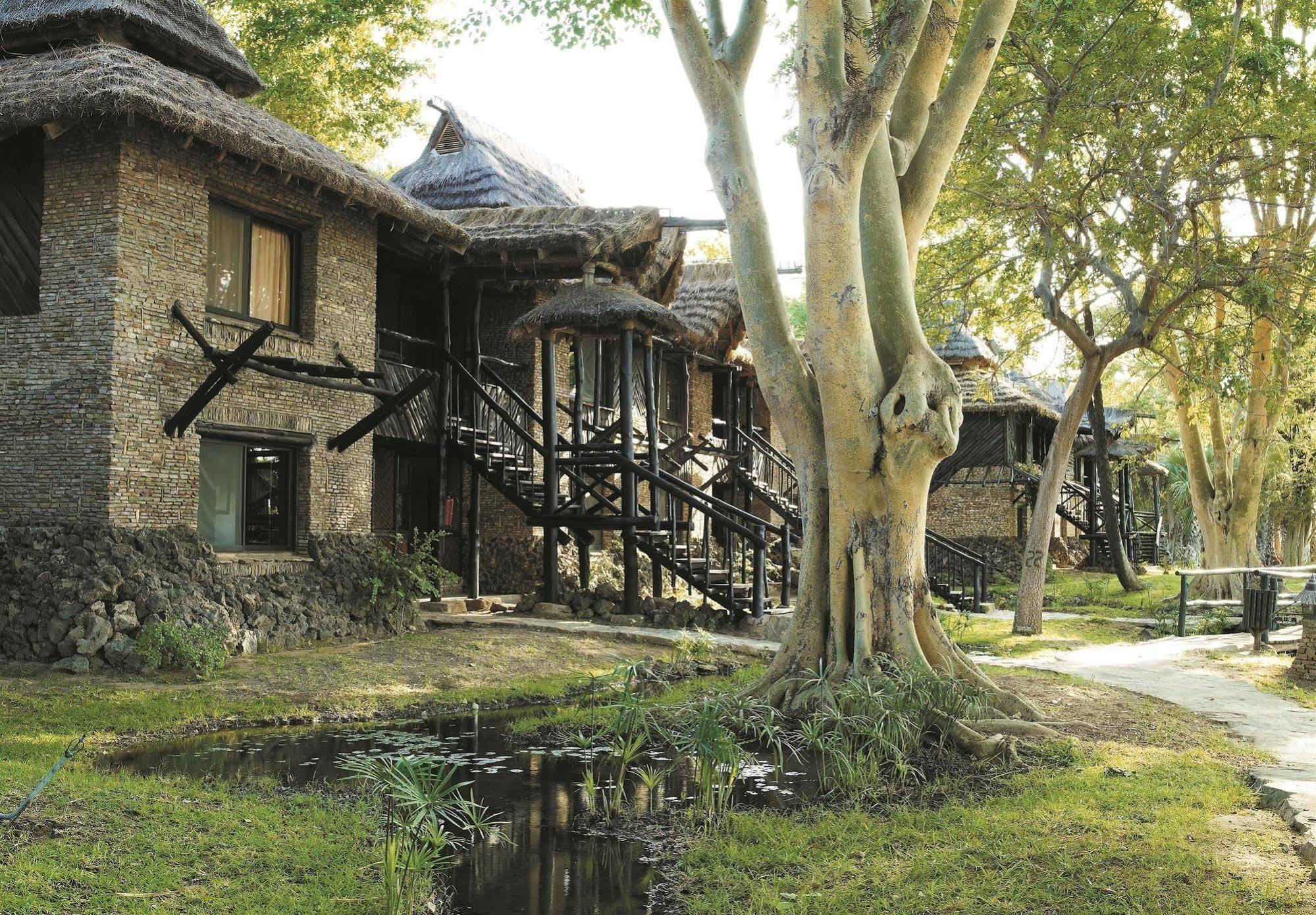 Sarova Shaba Game Lodge Archers Post Exterior foto