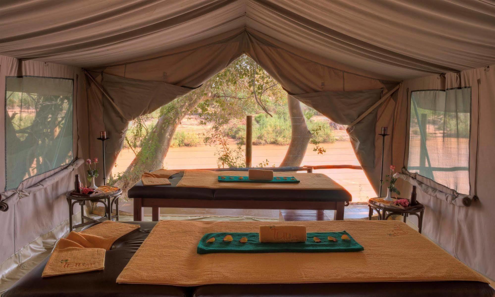 Sarova Shaba Game Lodge Archers Post Exterior foto