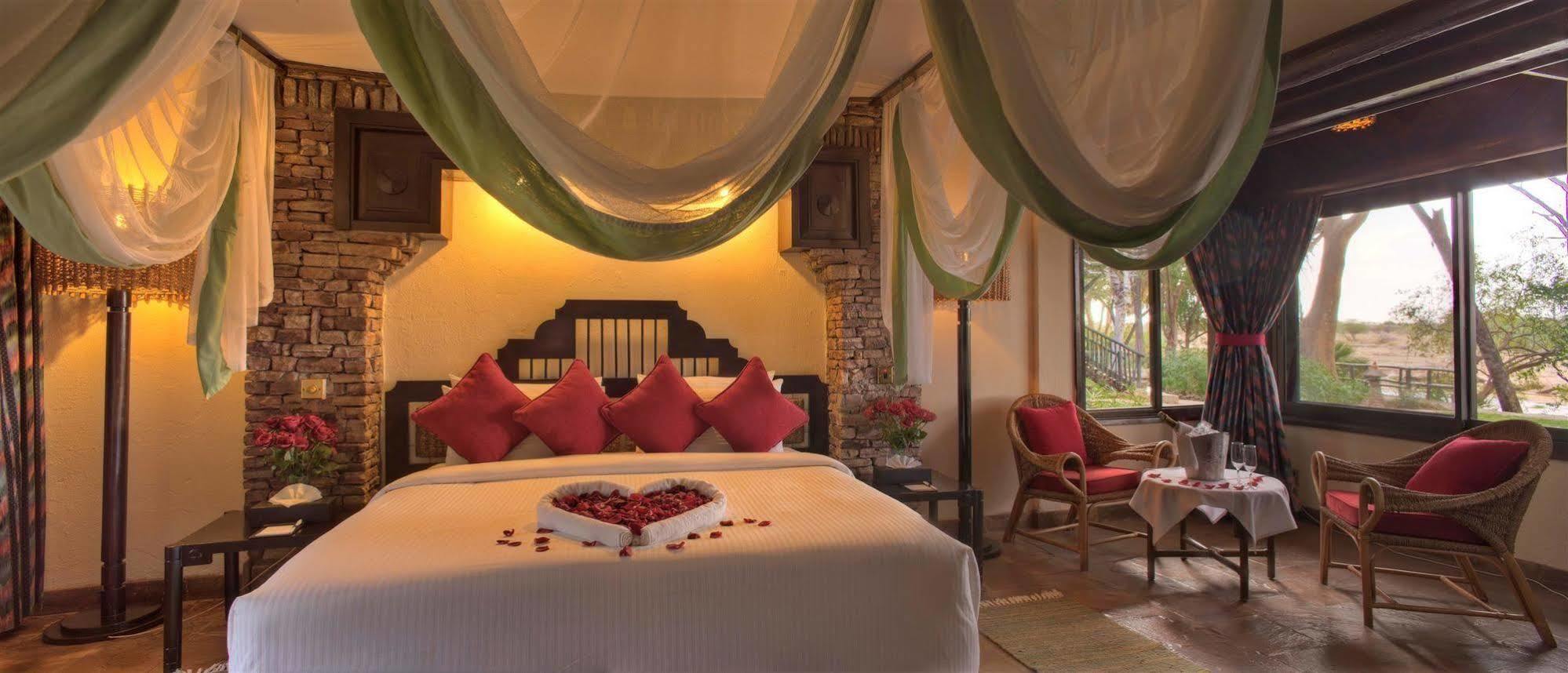 Sarova Shaba Game Lodge Archers Post Exterior foto
